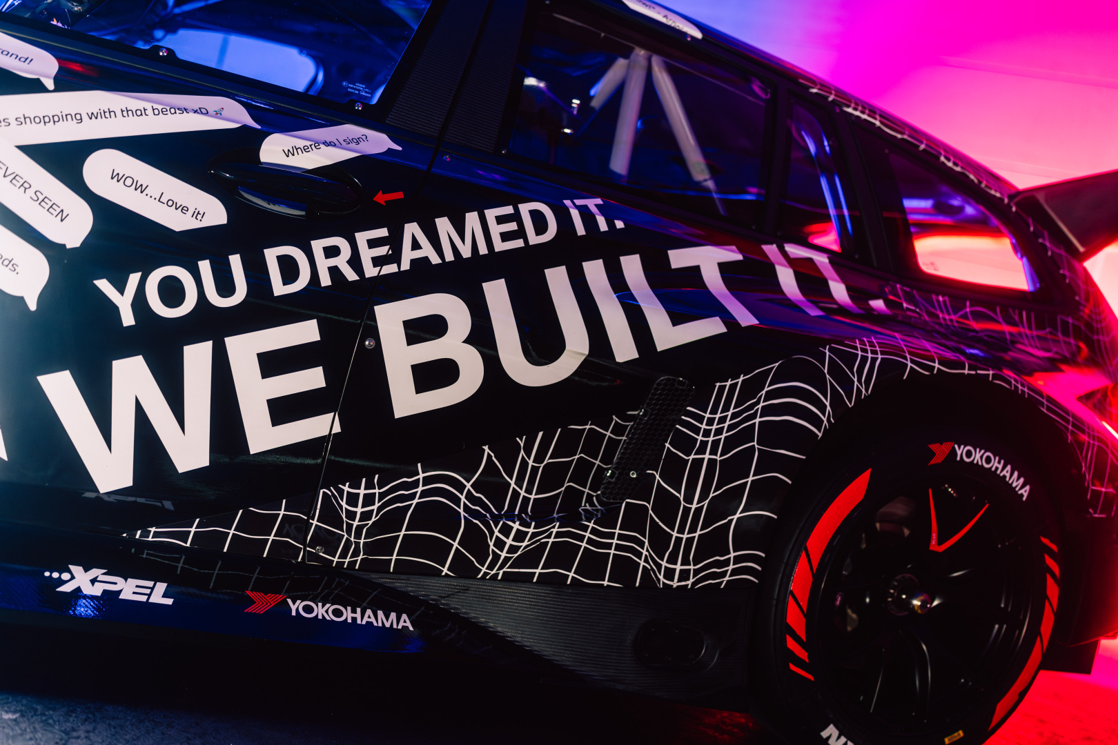 SMALL_P90632529_highRes